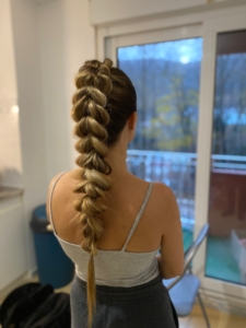 Léa est là pour sublimer vos cheveux